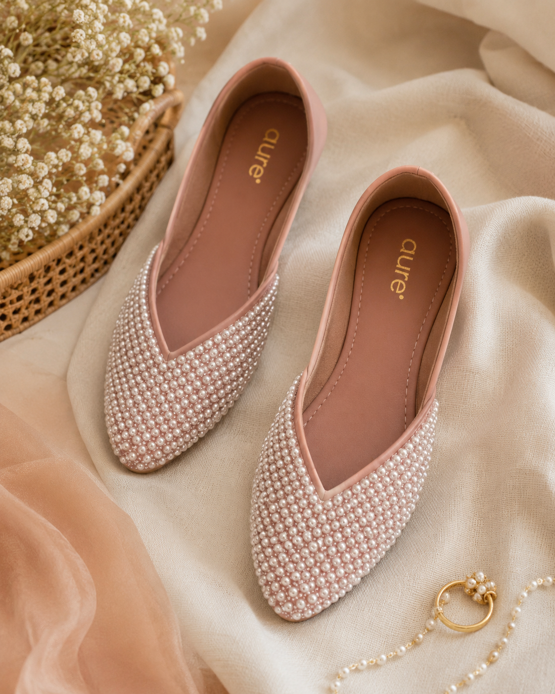 Blush Pearl Embellished Punjabi Jutti